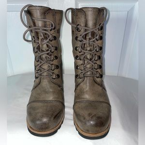 Sorel style wedge lace up boots